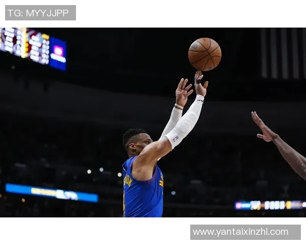 三球半场高效表现砍下23分7篮板4助攻首节独揽15分助力球队奋战