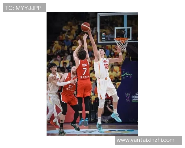 周琦首次现场观赛感受男双比赛魅力轻松3-0胜利乐趣无穷