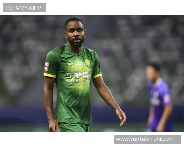 巴坎布门前绝佳机会中横梁球员自投自破成意外进球 巴坎布门前绝佳机会中横梁球员自投自破成意外进球