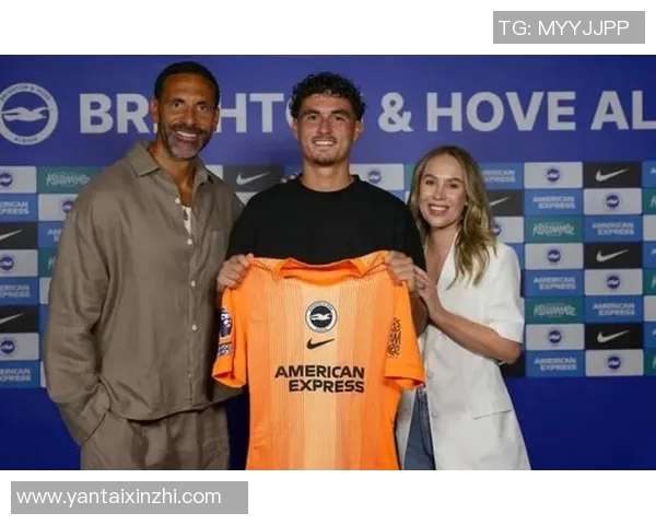 费迪南德称赞拉门斯门将表现提升后防稳定性球队受益明显 费迪南德称赞拉门斯门将表现提升后防稳定性球队受益明显