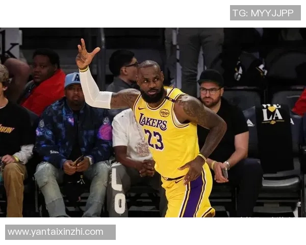 詹姆斯称赞替补球员表现出色范德比尔特重回防守状态助力球队胜利 詹姆斯称赞替补球员表现出色范德比尔特重回防守状态助力球队胜利